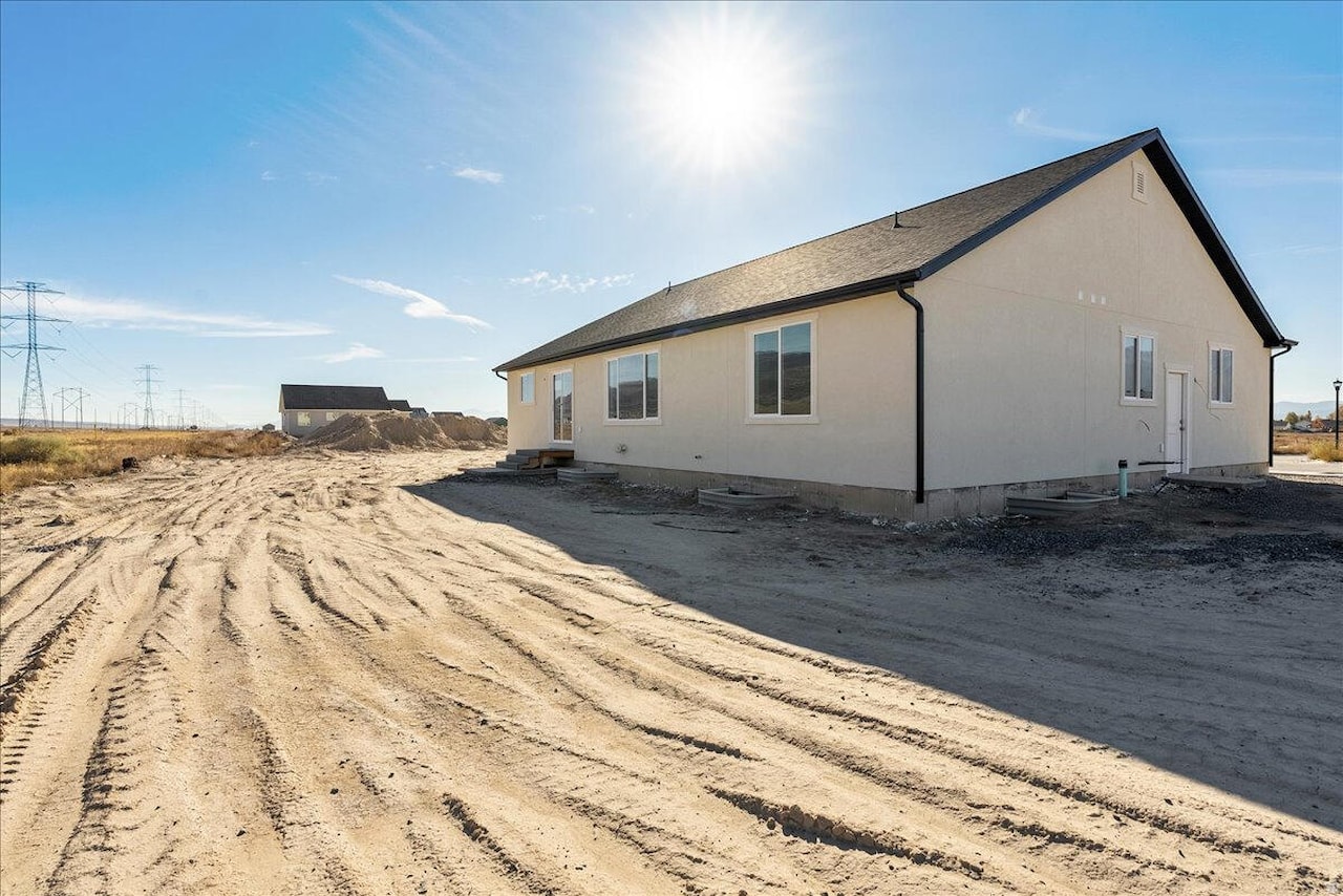 3687 N Columbine Way Way #380 Eagle Mountain, UT 84005 home for sale, MLS#25-267657 - Erika Rogers Photo 17