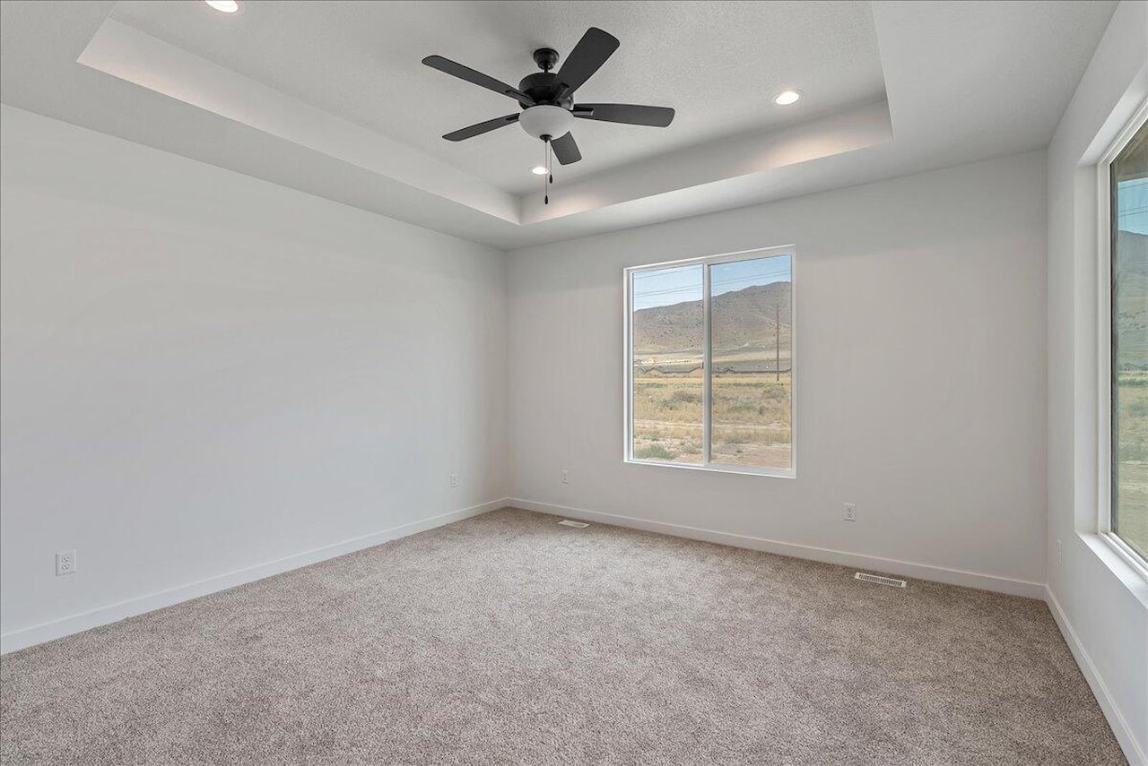 3675 N Columbine Way #381 Eagle Mountain, UT 84005 home for sale, MLS#25-267659 - Erika Rogers Photo 14