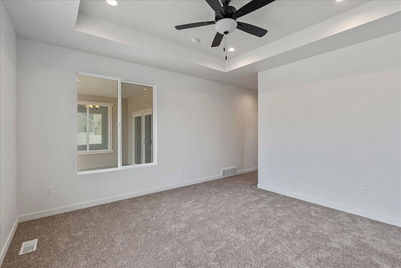 3675 N Columbine Way #381 Eagle Mountain, UT 84005 home for sale, MLS#25-267659 - Erika Rogers Photo 15