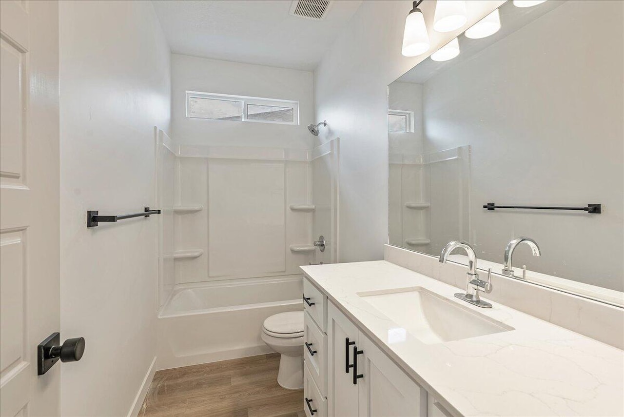 3675 N Columbine Way #381 Eagle Mountain, UT 84005 home for sale, MLS#25-267659 - Erika Rogers Photo 20