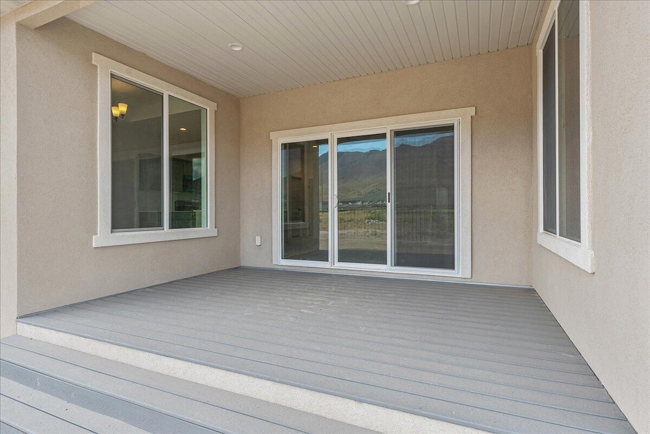 3675 N Columbine Way #381 Eagle Mountain, UT 84005 home for sale, MLS#25-267659 - Erika Rogers Photo 23