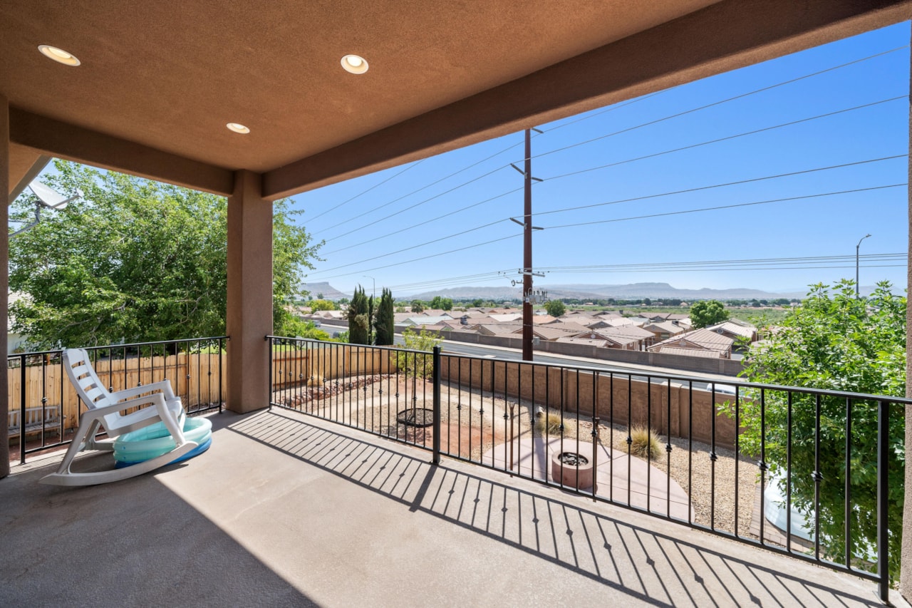 2752 E 50 S ST St George, UT 84790 home for sale, MLS#25-267658 - Erika Rogers Photo 4