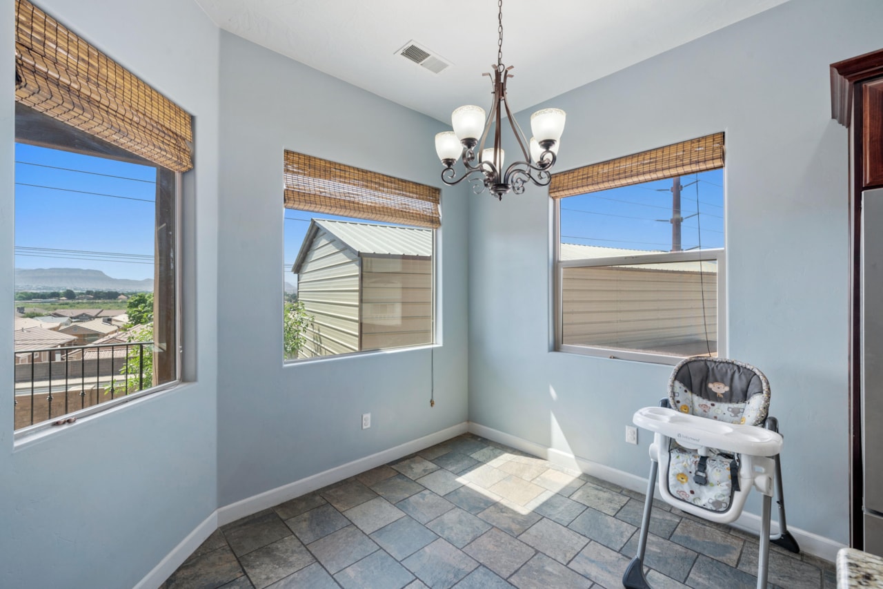 2752 E 50 S ST St George, UT 84790 home for sale, MLS#25-267658 - Erika Rogers Photo 17