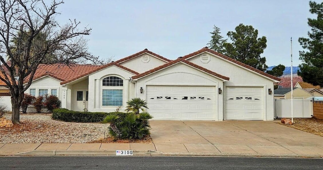 3166 Canyon View DR Santa Clara, UT 84765 home for sale, MLS#25-267666 - Erika Rogers