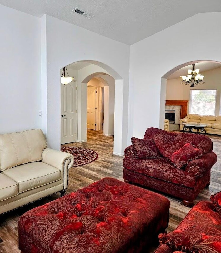 3166 Canyon View DR Santa Clara, UT 84765 home for sale, MLS#25-267666 - Erika Rogers Photo 4