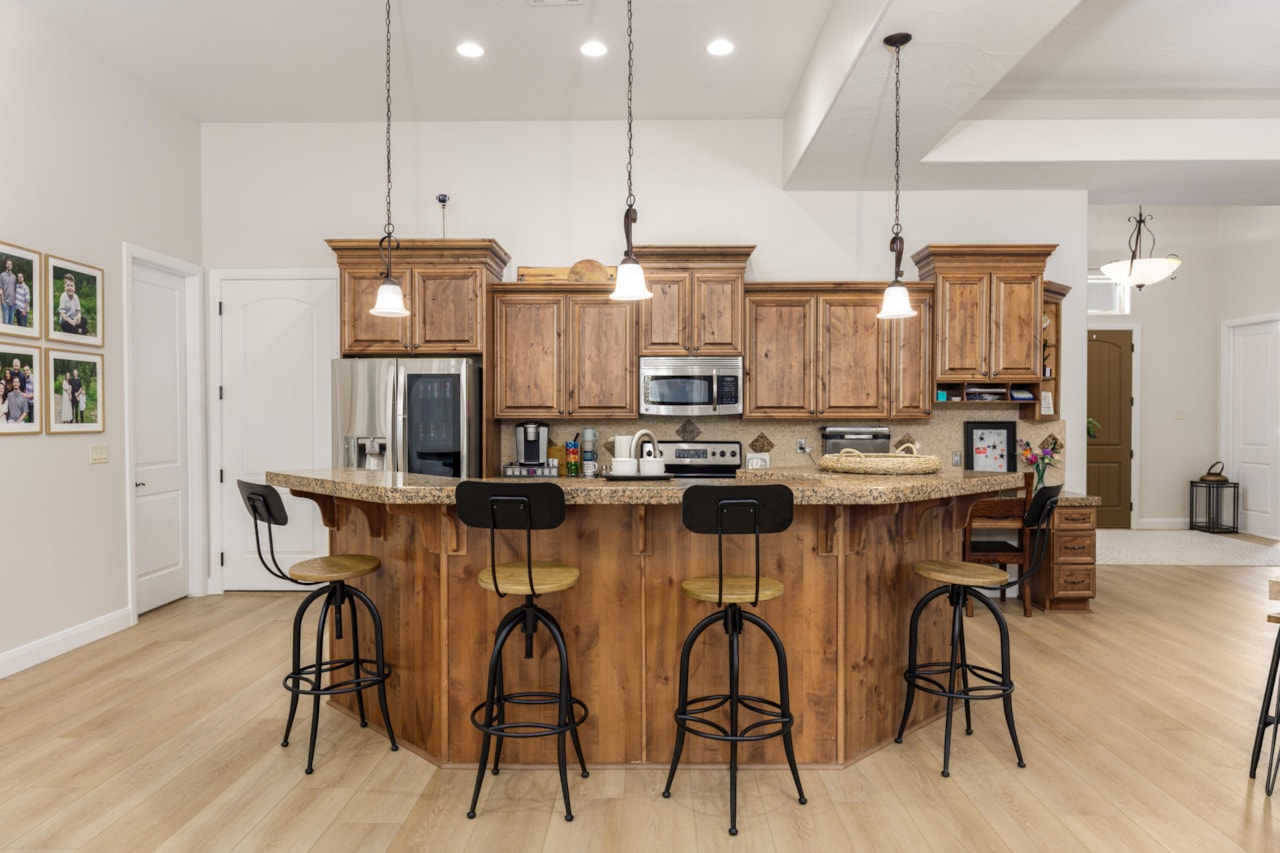 526 S Rainier DR St George, UT 84770 home for sale, MLS#25-267663 - Erika Rogers Photo 11