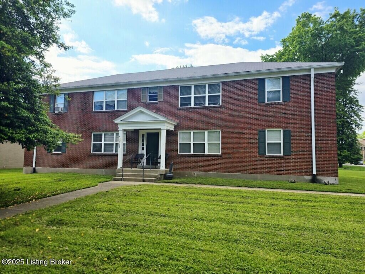 4225 Norbourne Blvd Louisville, KY 40207 | MLS 1705925