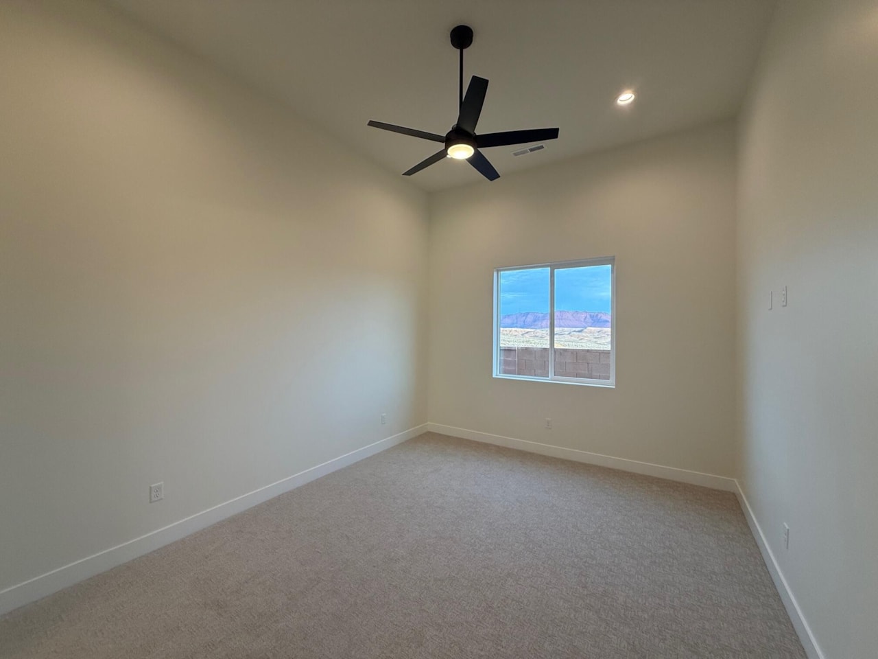 508 S Liri Trl St George, UT 84770 home for sale, MLS#25-263565 - Erika Rogers Photo 9