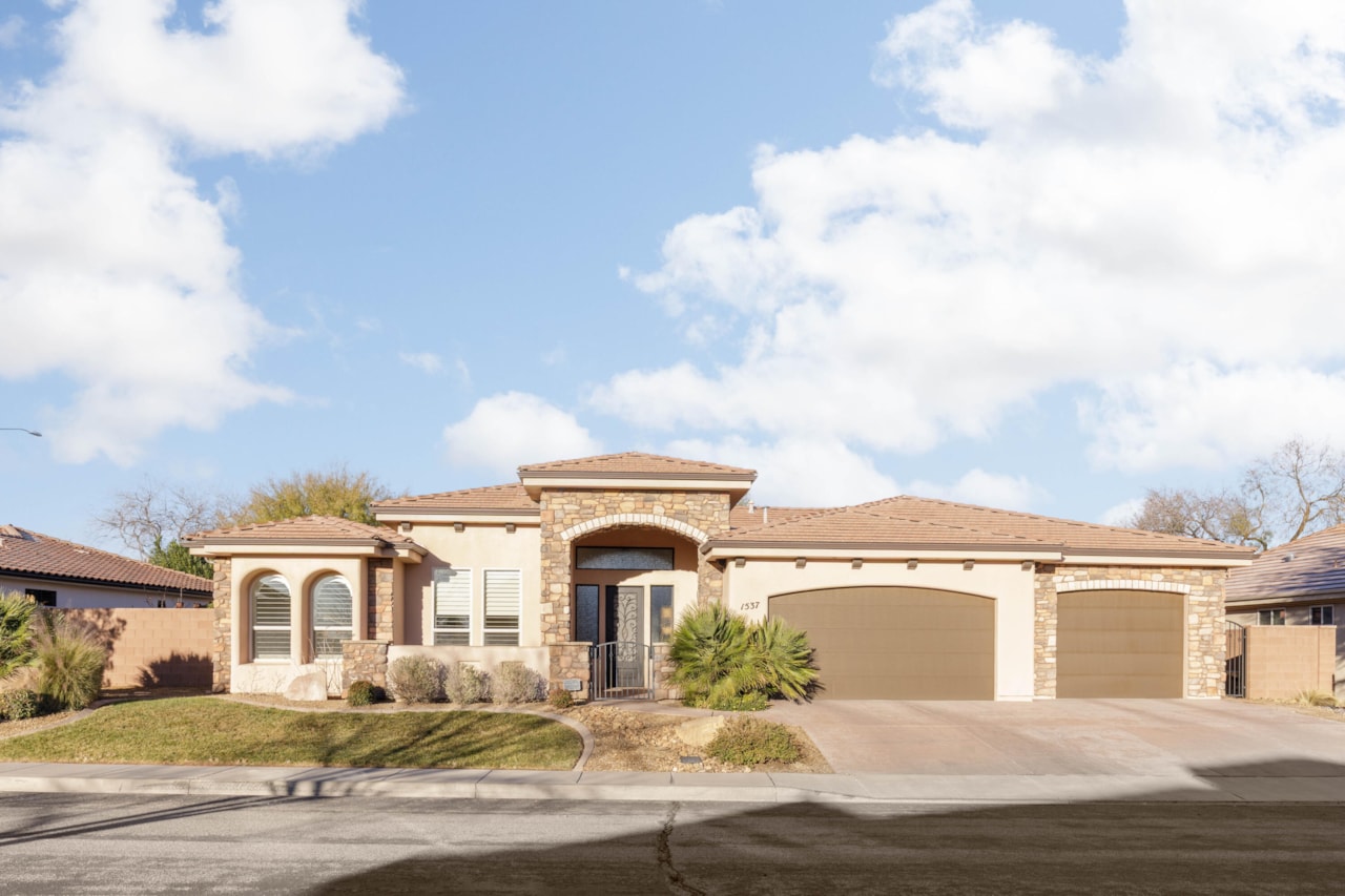 1537 N Blacklion RD Washington, UT 84780 home for sale, MLS#25-267687 - Erika Rogers