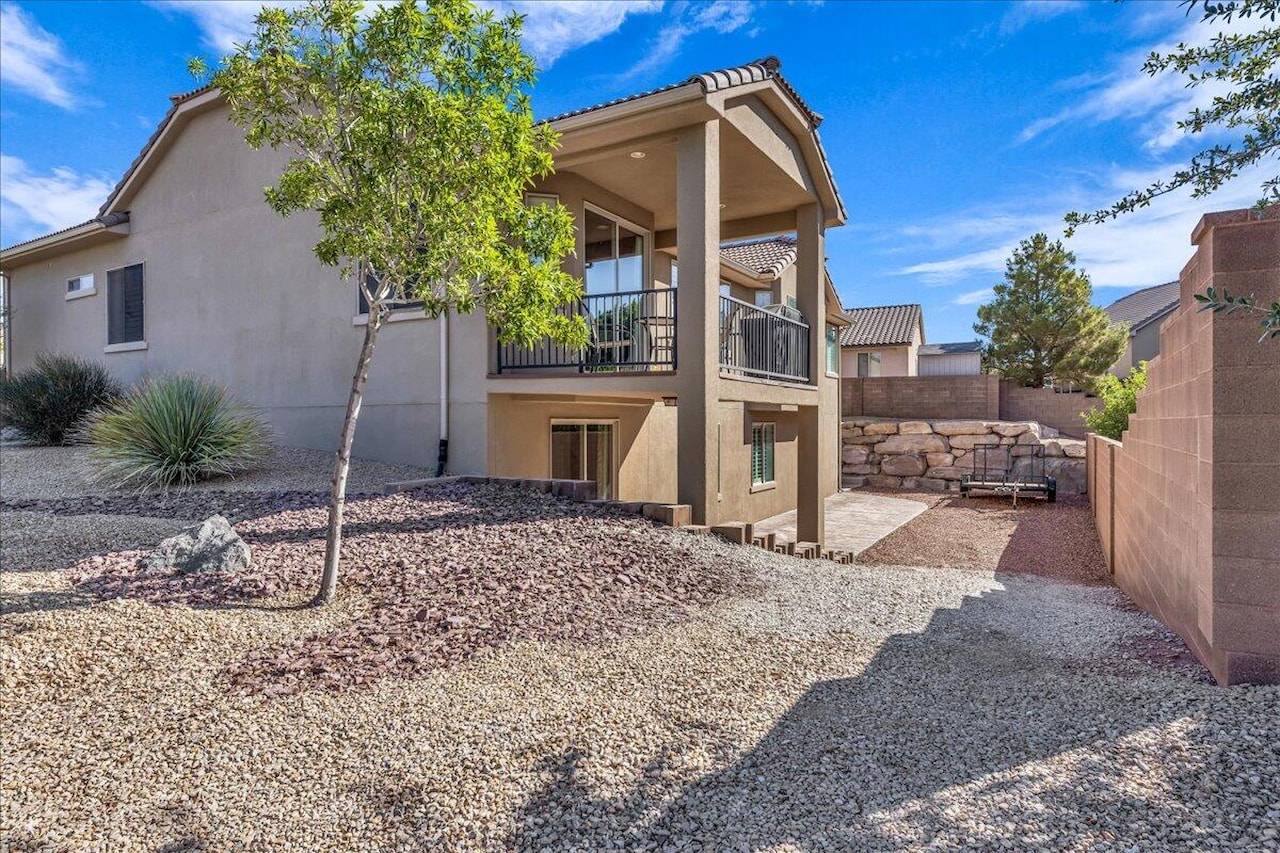 330 E Calgary St George, UT 84790 home for sale, MLS#25-264401 - Erika Rogers Photo 4