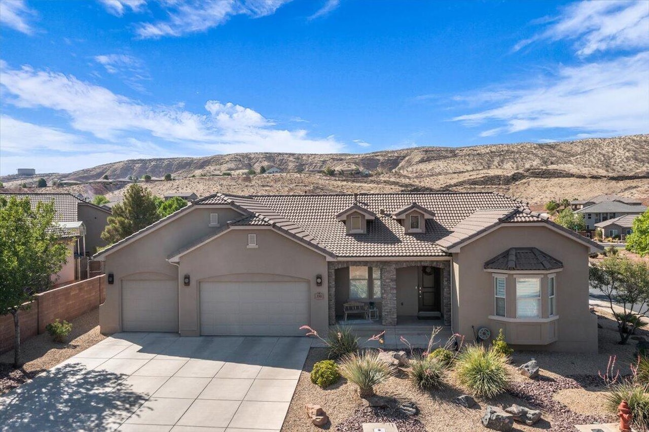 330 E Calgary St George, UT 84790 home for sale, MLS#25-264401 - Erika Rogers Photo 6