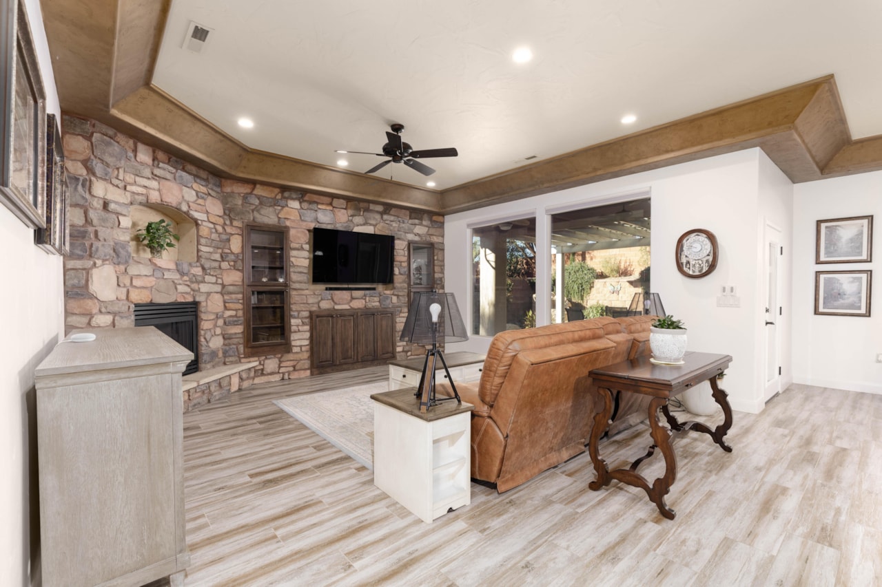 1537 N Blacklion RD Washington, UT 84780 home for sale, MLS#25-267687 - Erika Rogers Photo 7