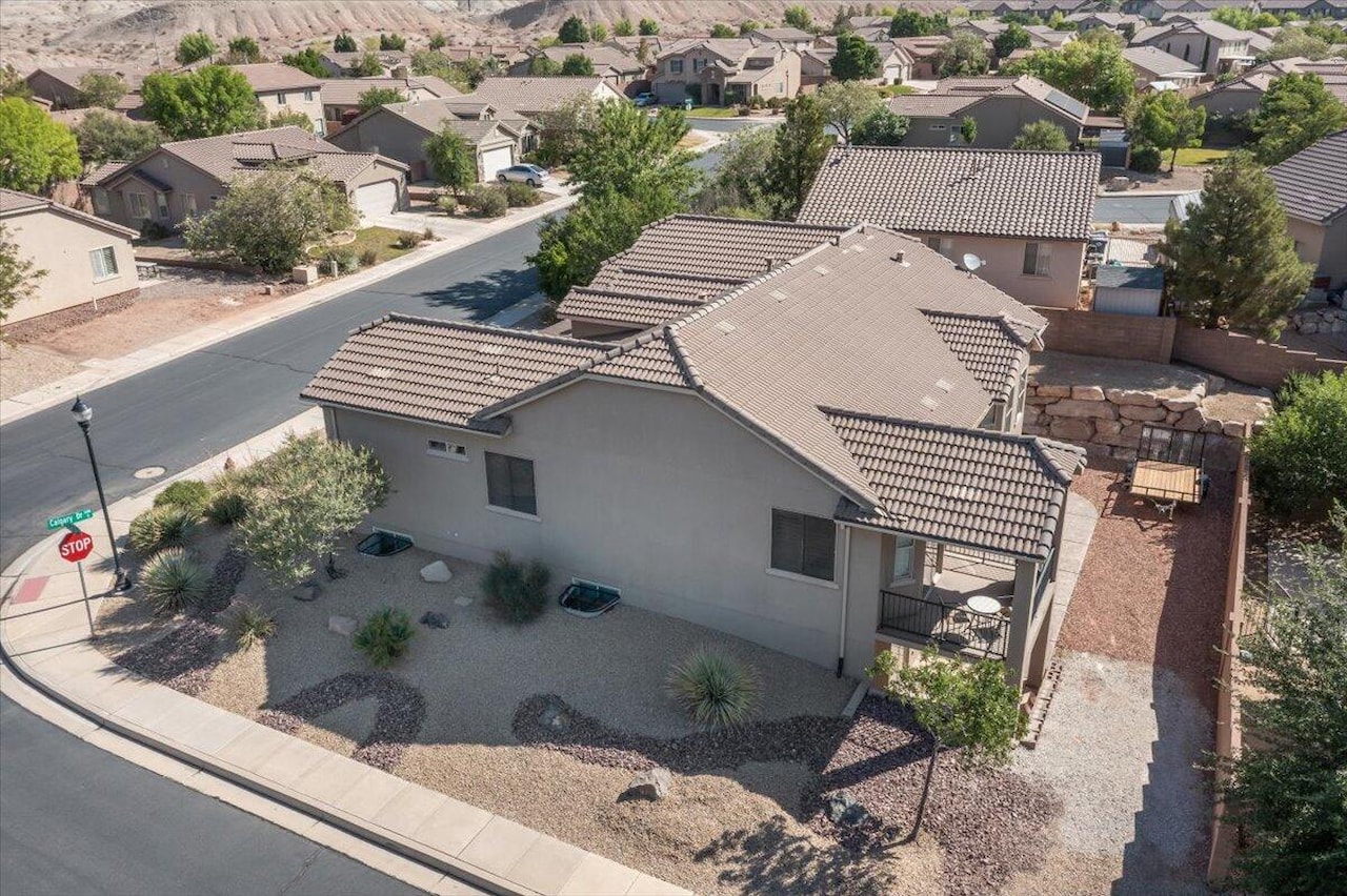 330 E Calgary St George, UT 84790 home for sale, MLS#25-264401 - Erika Rogers Photo 9