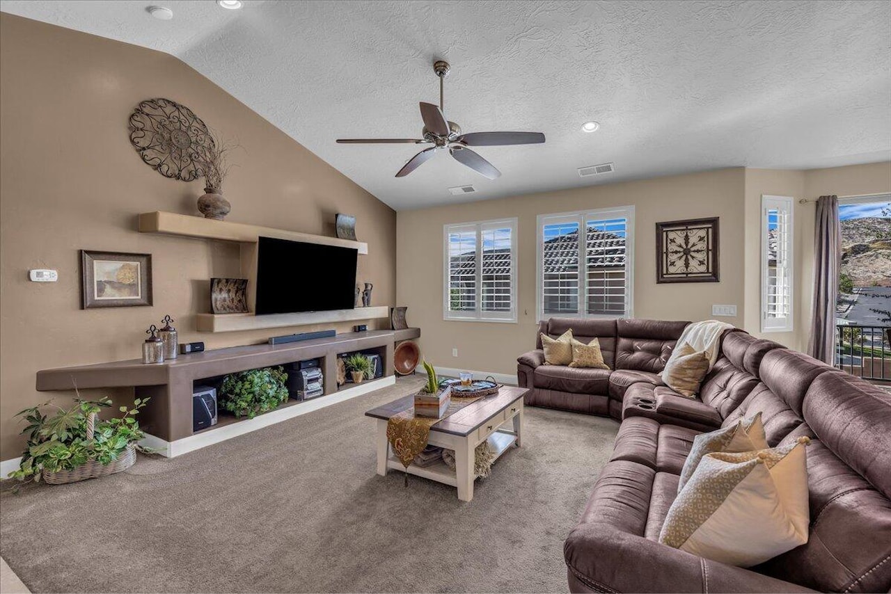 330 E Calgary St George, UT 84790 home for sale, MLS#25-264401 - Erika Rogers Photo 11