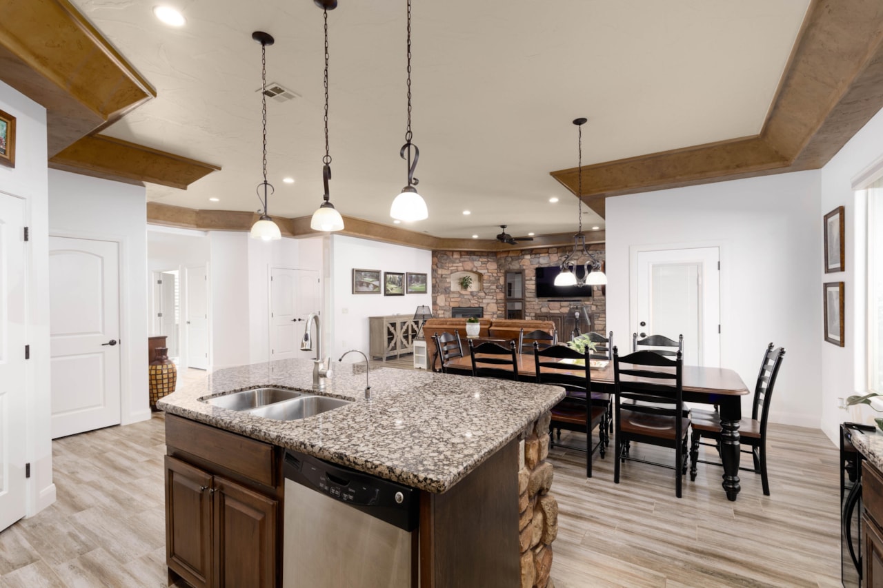 1537 N Blacklion RD Washington, UT 84780 home for sale, MLS#25-267687 - Erika Rogers Photo 10