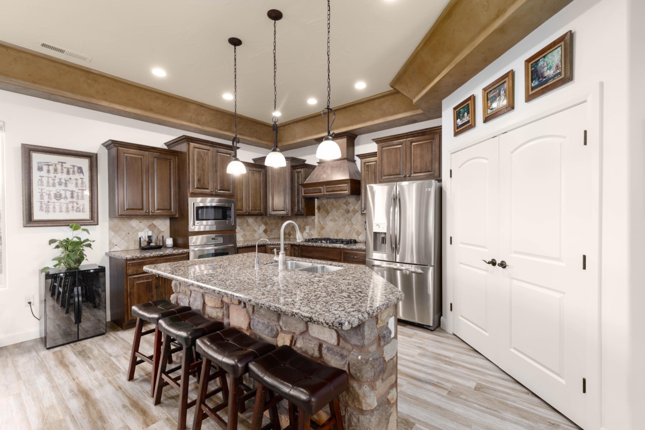 1537 N Blacklion RD Washington, UT 84780 home for sale, MLS#25-267687 - Erika Rogers Photo 13