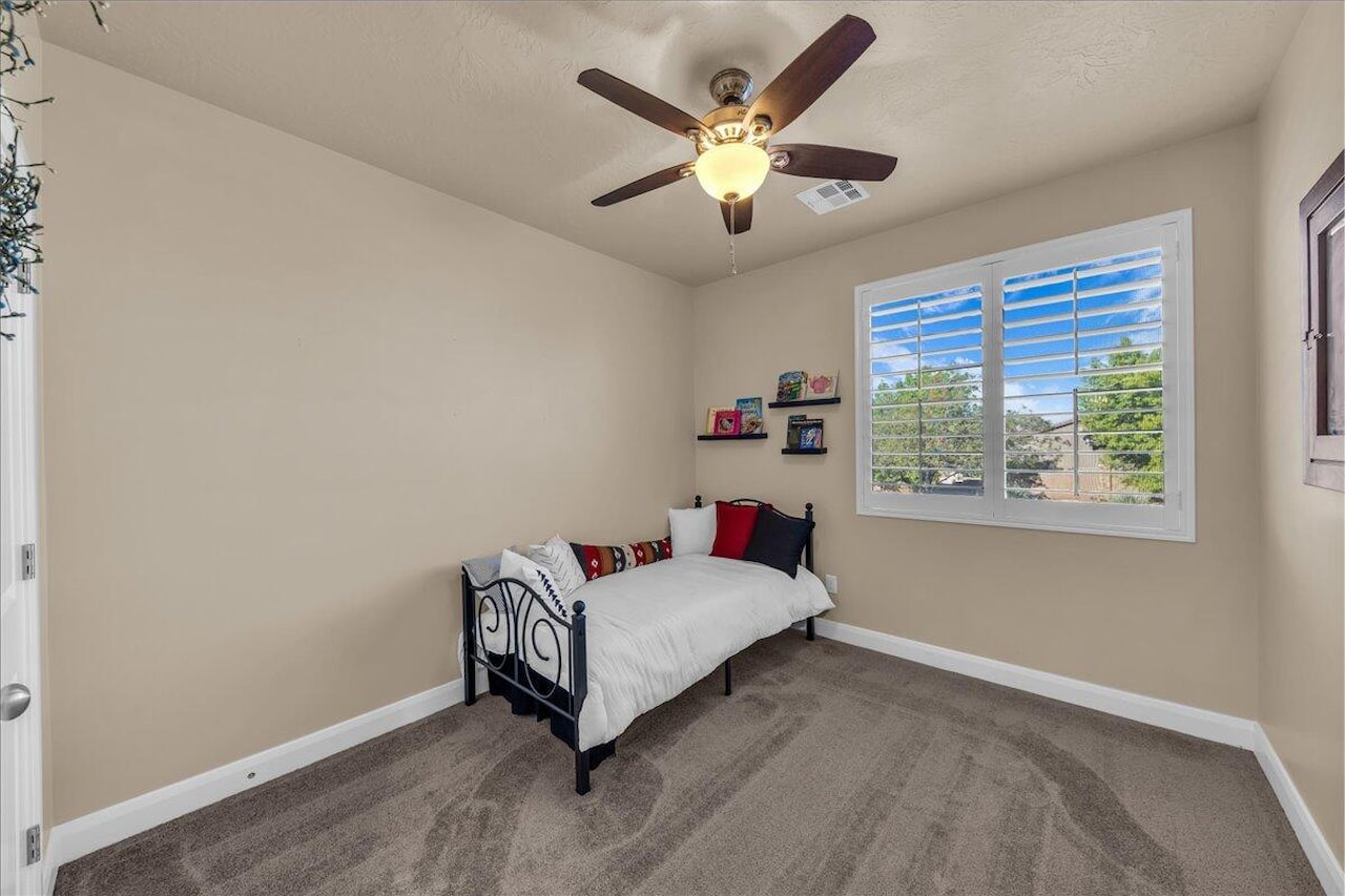 330 E Calgary St George, UT 84790 home for sale, MLS#25-264401 - Erika Rogers Photo 18