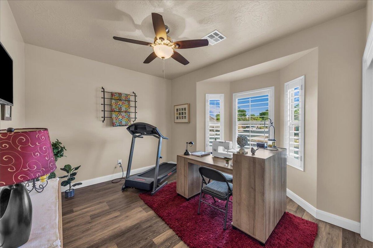 330 E Calgary St George, UT 84790 home for sale, MLS#25-264401 - Erika Rogers Photo 20