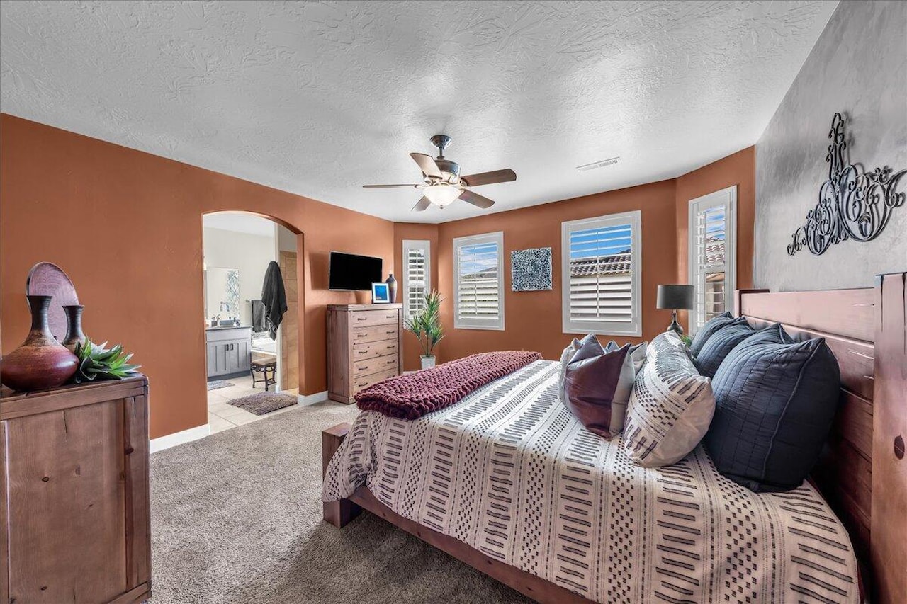 330 E Calgary St George, UT 84790 home for sale, MLS#25-264401 - Erika Rogers Photo 21