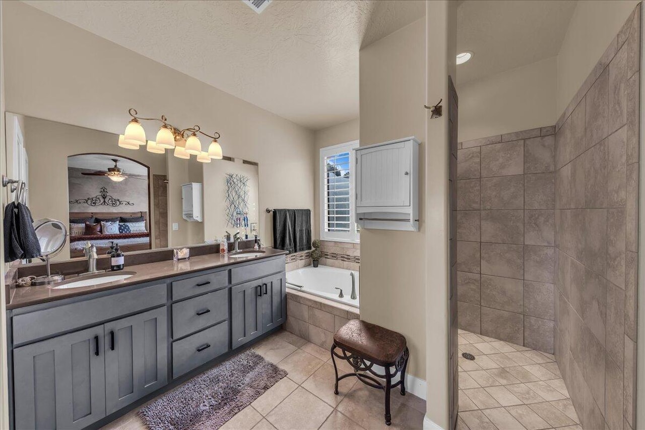 330 E Calgary St George, UT 84790 home for sale, MLS#25-264401 - Erika Rogers Photo 23