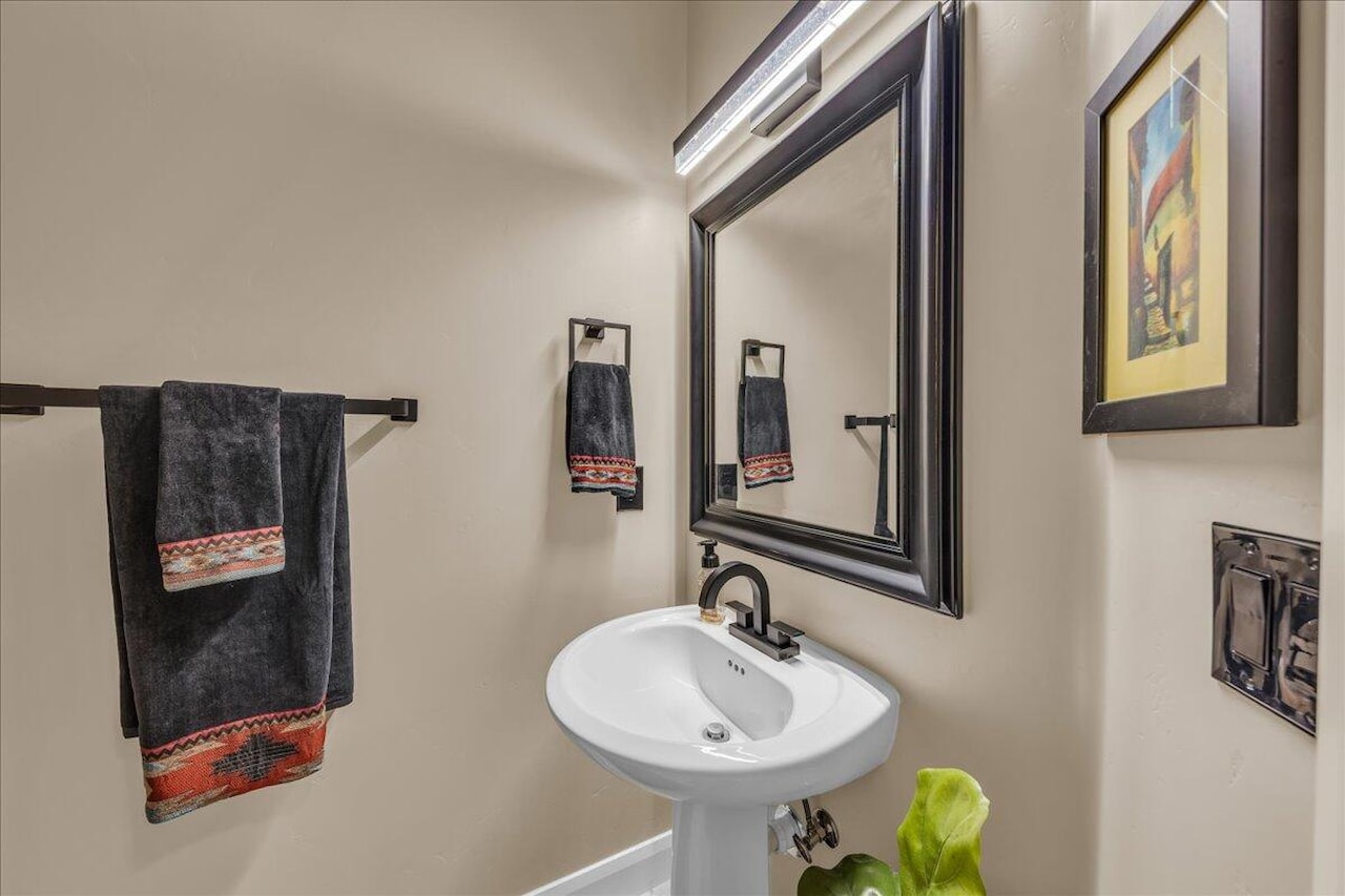 330 E Calgary St George, UT 84790 home for sale, MLS#25-264401 - Erika Rogers Photo 24