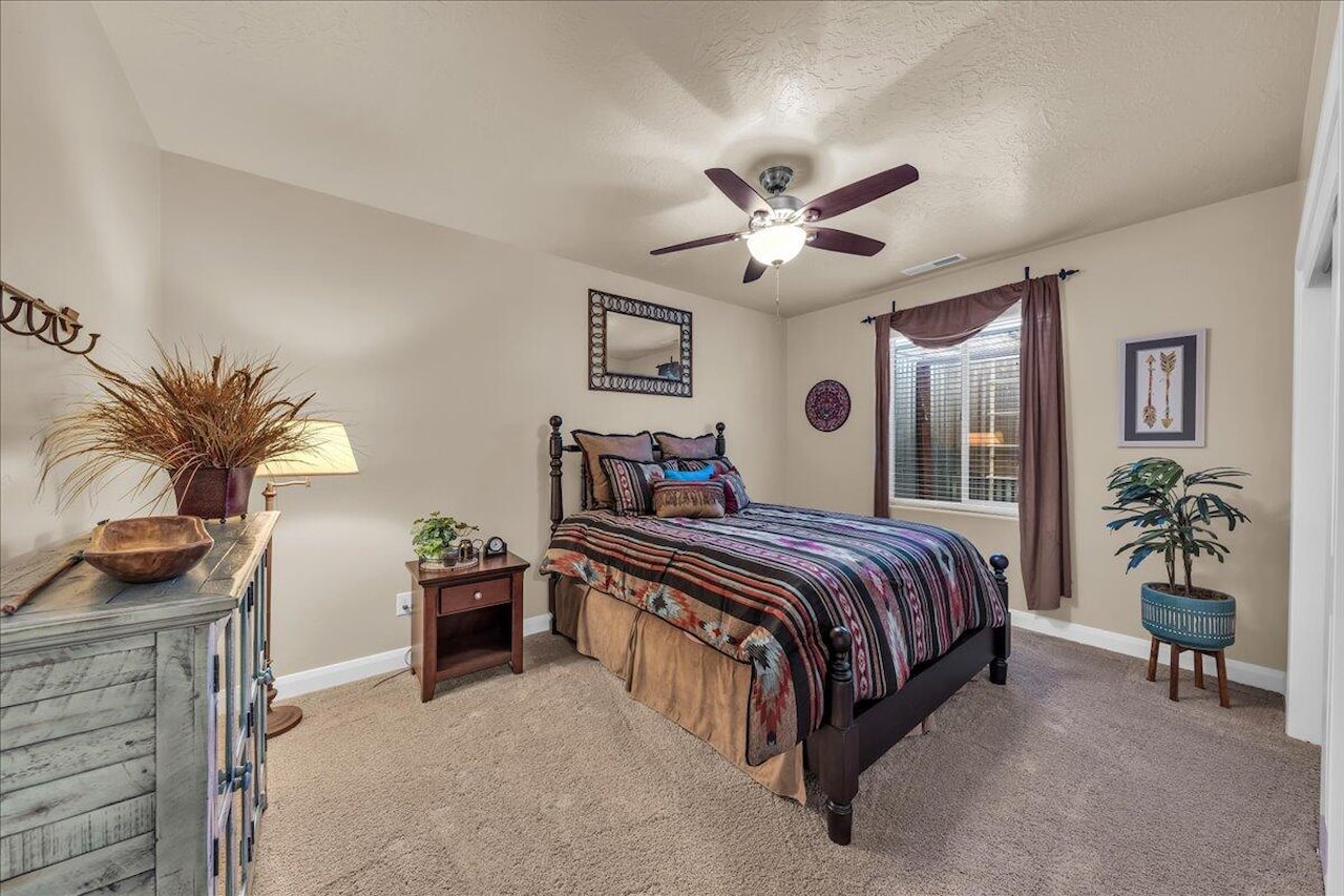 330 E Calgary St George, UT 84790 home for sale, MLS#25-264401 - Erika Rogers Photo 28