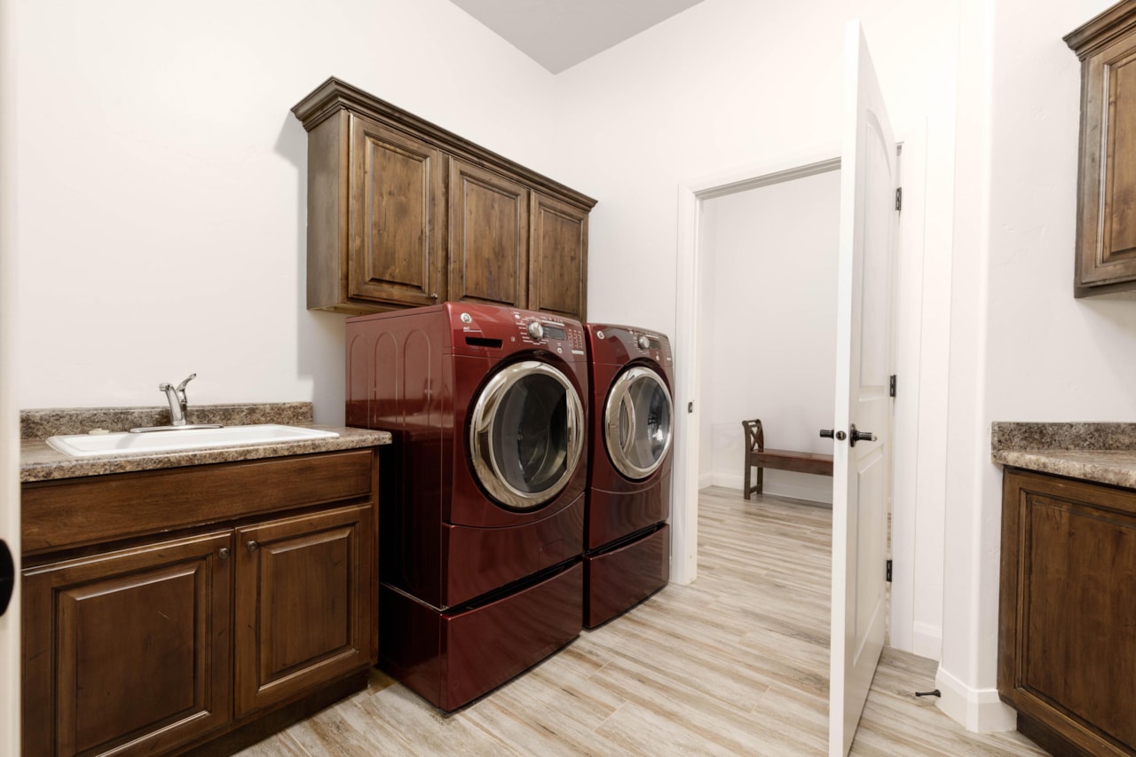 1537 N Blacklion RD Washington, UT 84780 home for sale, MLS#25-267687 - Erika Rogers Photo 25