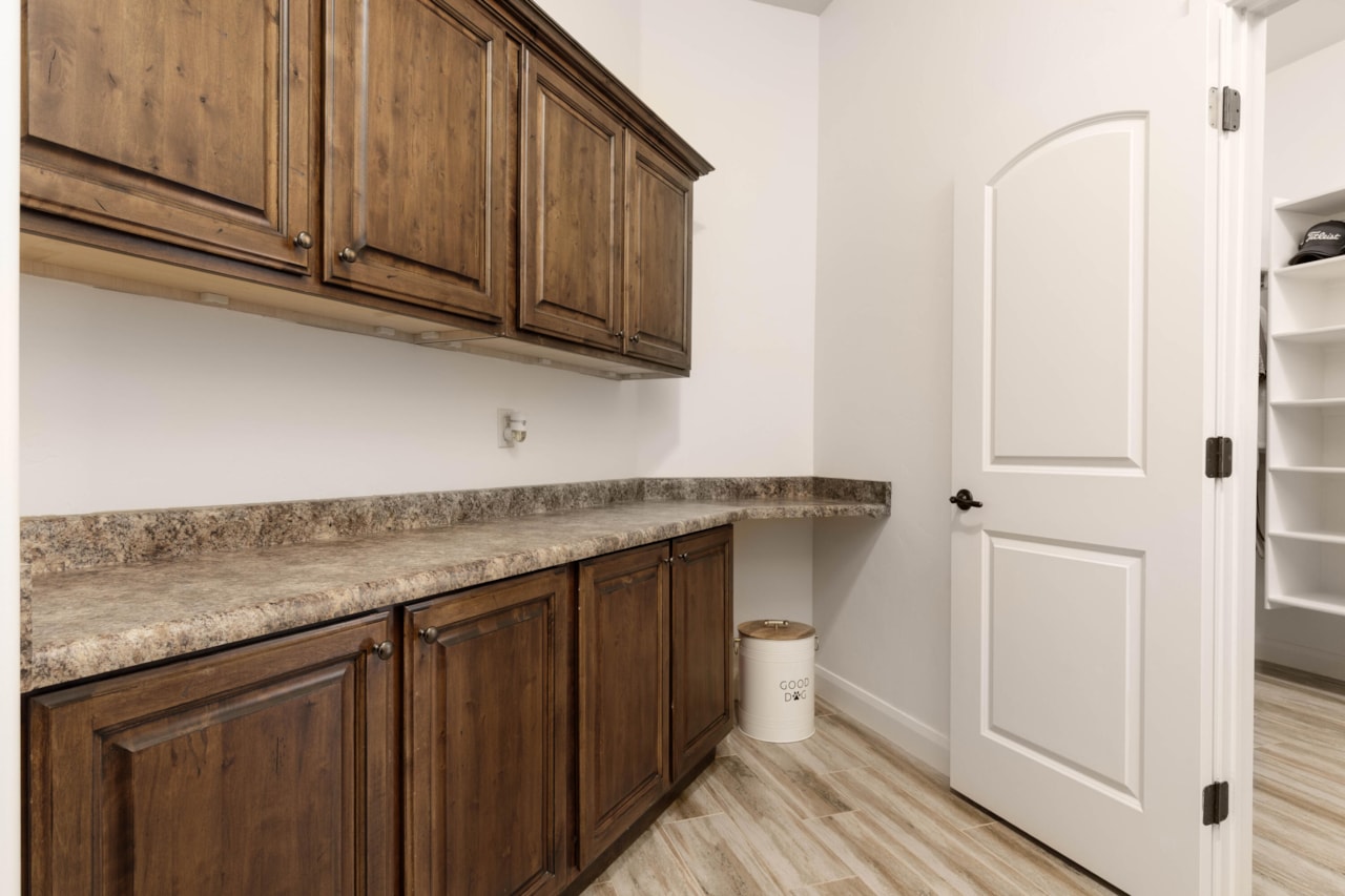 1537 N Blacklion RD Washington, UT 84780 home for sale, MLS#25-267687 - Erika Rogers Photo 26