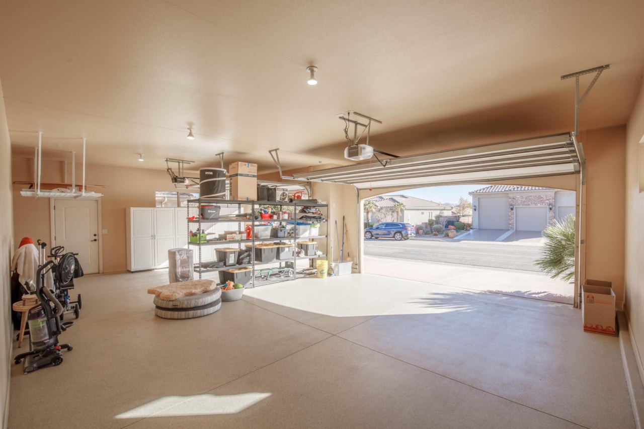 1537 N Blacklion RD Washington, UT 84780 home for sale, MLS#25-267687 - Erika Rogers Photo 33