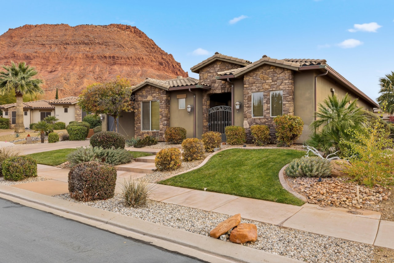 306 N Eagle Cove Ivins, UT 84738 home for sale, MLS#26-267687 - Erika Rogers Photo 2