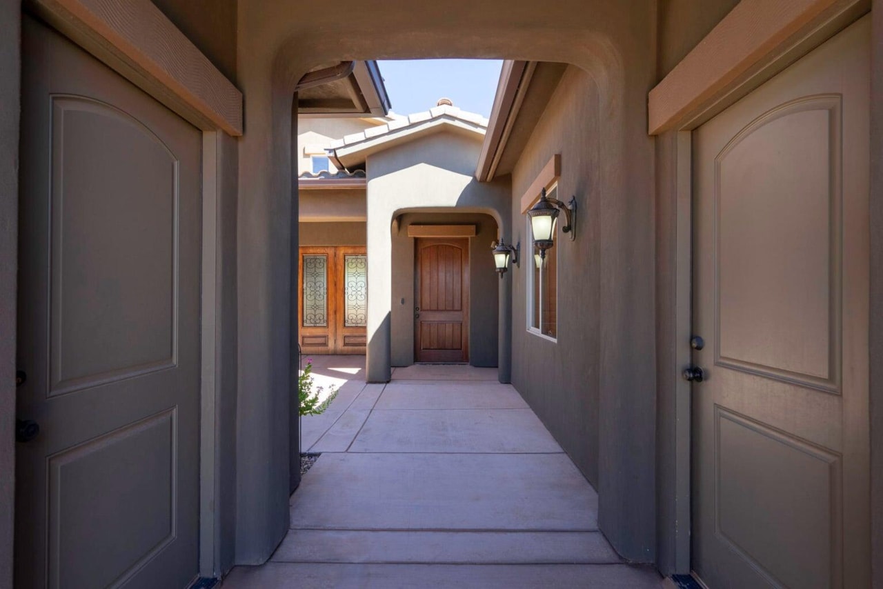 306 N Eagle Cove Ivins, UT 84738 home for sale, MLS#26-267687 - Erika Rogers Photo 6