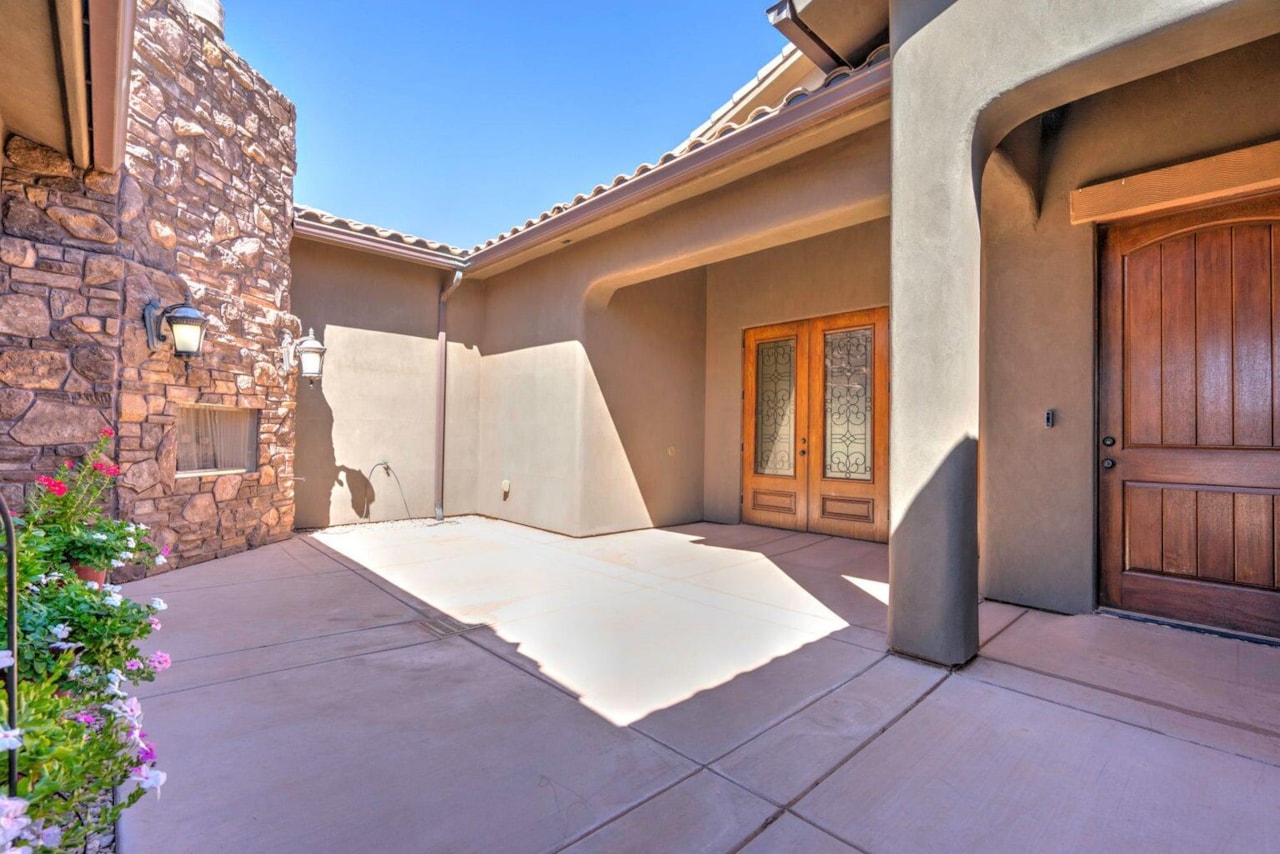 306 N Eagle Cove Ivins, UT 84738 home for sale, MLS#26-267687 - Erika Rogers Photo 7