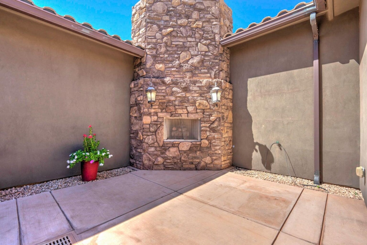 306 N Eagle Cove Ivins, UT 84738 home for sale, MLS#26-267687 - Erika Rogers Photo 8