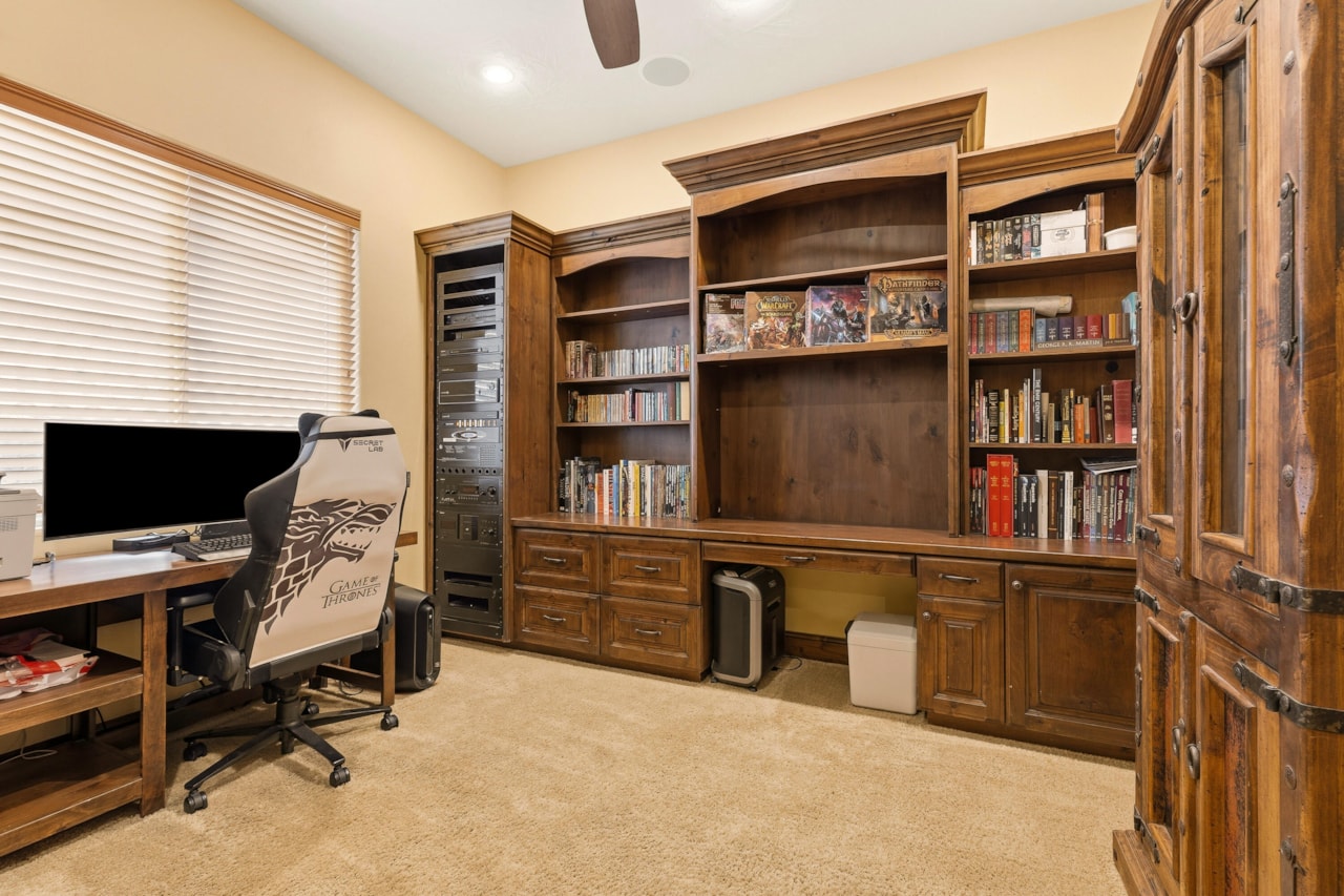 306 N Eagle Cove Ivins, UT 84738 home for sale, MLS#26-267687 - Erika Rogers Photo 19