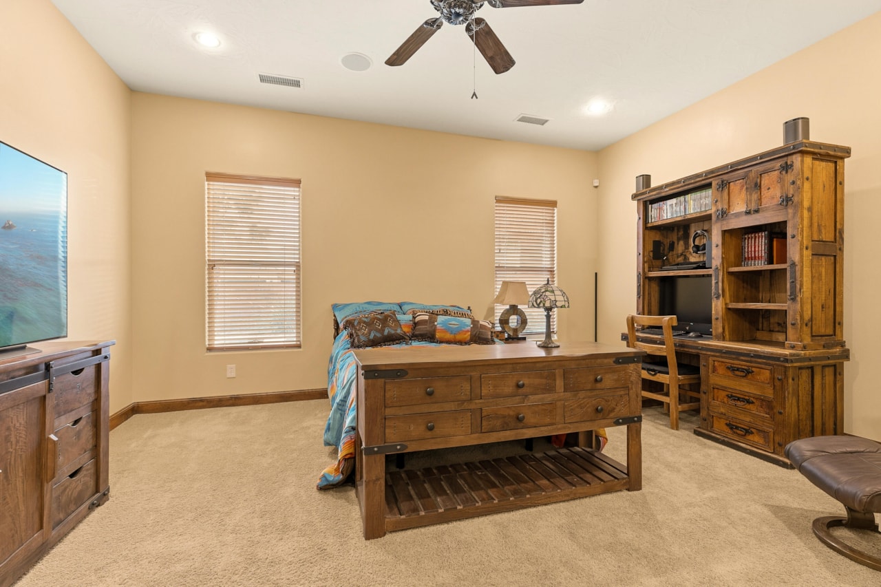 306 N Eagle Cove Ivins, UT 84738 home for sale, MLS#26-267687 - Erika Rogers Photo 21