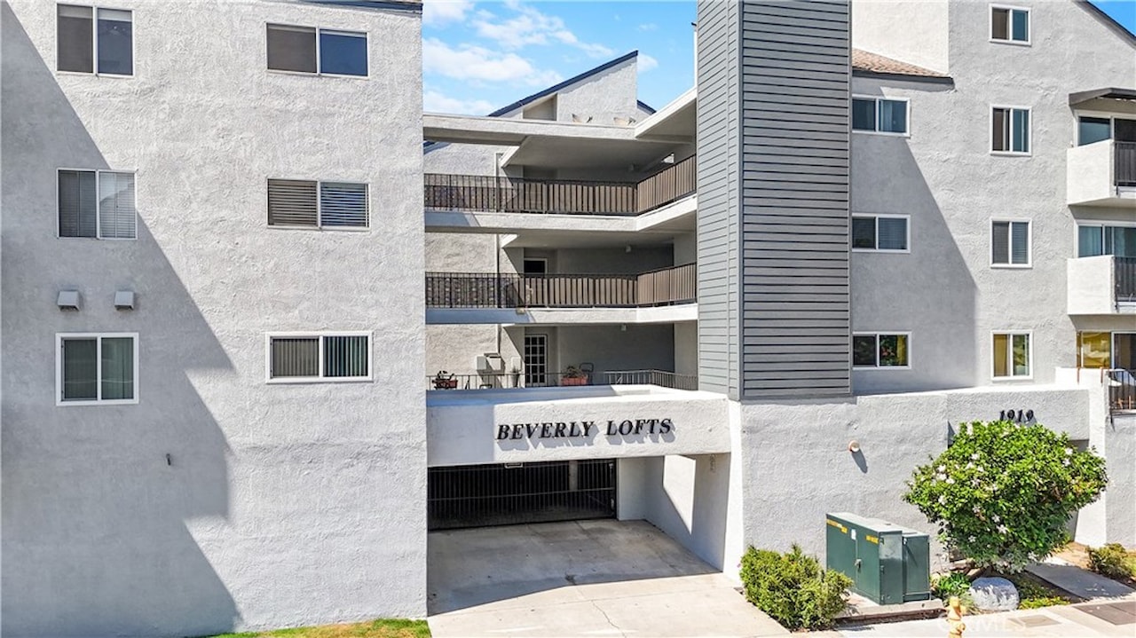 1919 E Beverly Way Long Beach, CA 90802 | MLS PW25176741