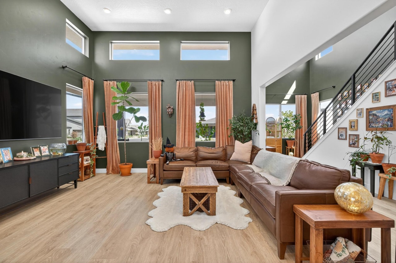 755 W Juniper Hill DR St George, UT 84790 home for sale, MLS#25-267689 - Erika Rogers Photo 10