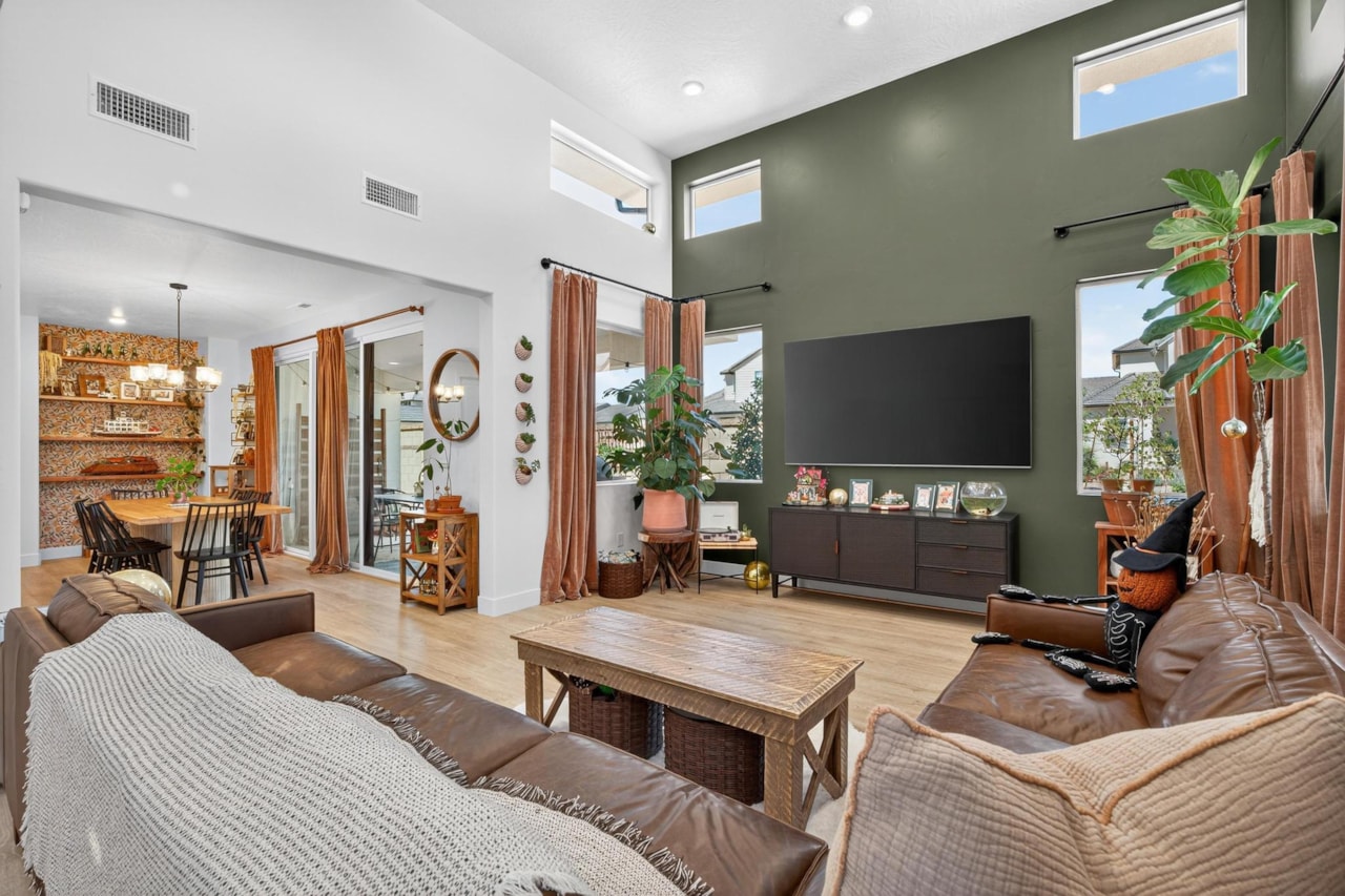 755 W Juniper Hill DR St George, UT 84790 home for sale, MLS#25-267689 - Erika Rogers Photo 11