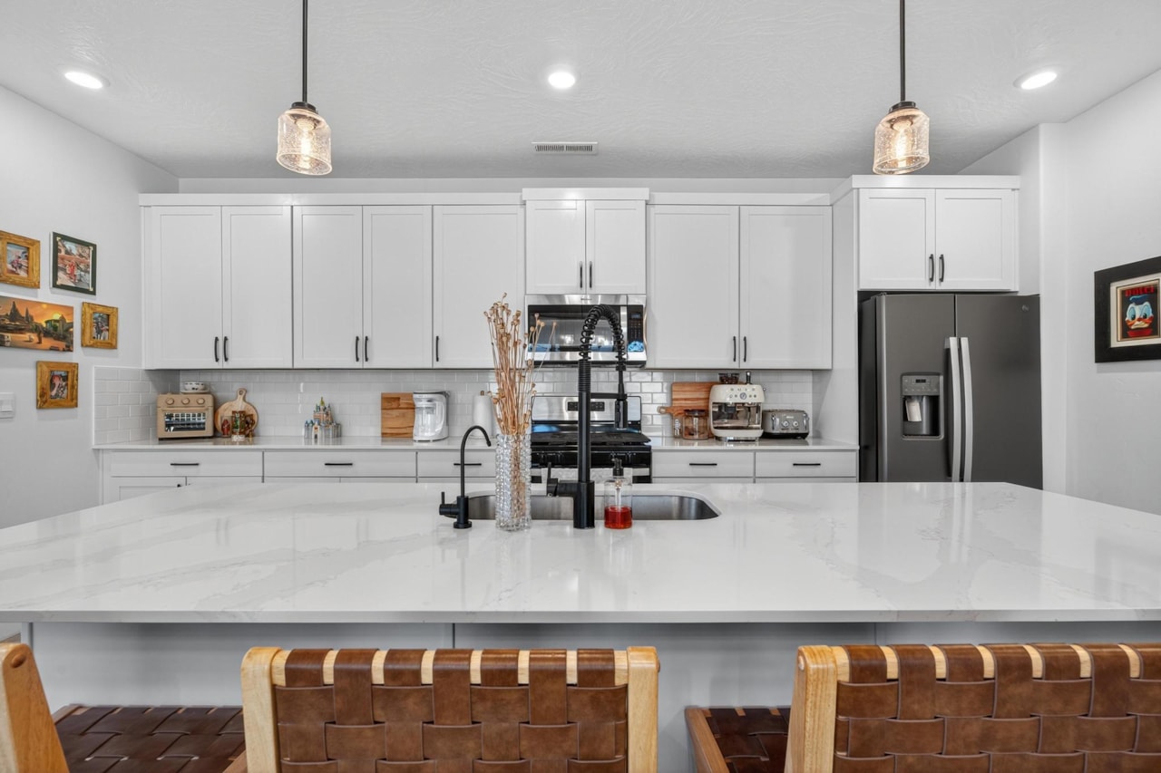 755 W Juniper Hill DR St George, UT 84790 home for sale, MLS#25-267689 - Erika Rogers Photo 17