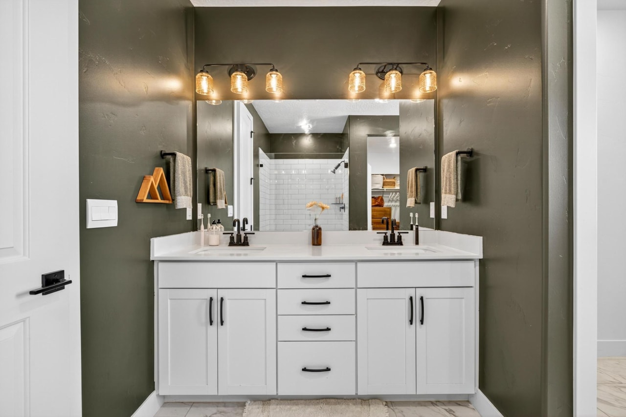 755 W Juniper Hill DR St George, UT 84790 home for sale, MLS#25-267689 - Erika Rogers Photo 27