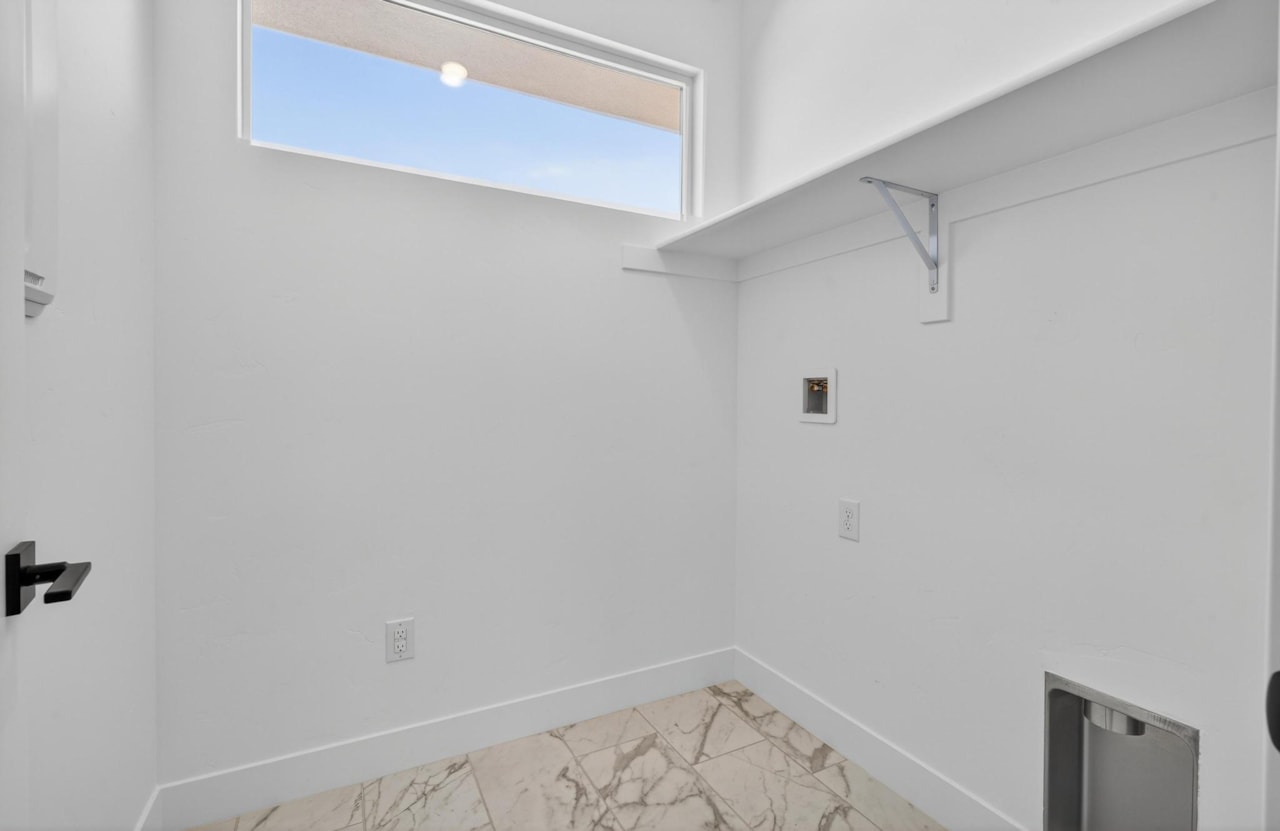 755 W Juniper Hill DR St George, UT 84790 home for sale, MLS#25-267689 - Erika Rogers Photo 45