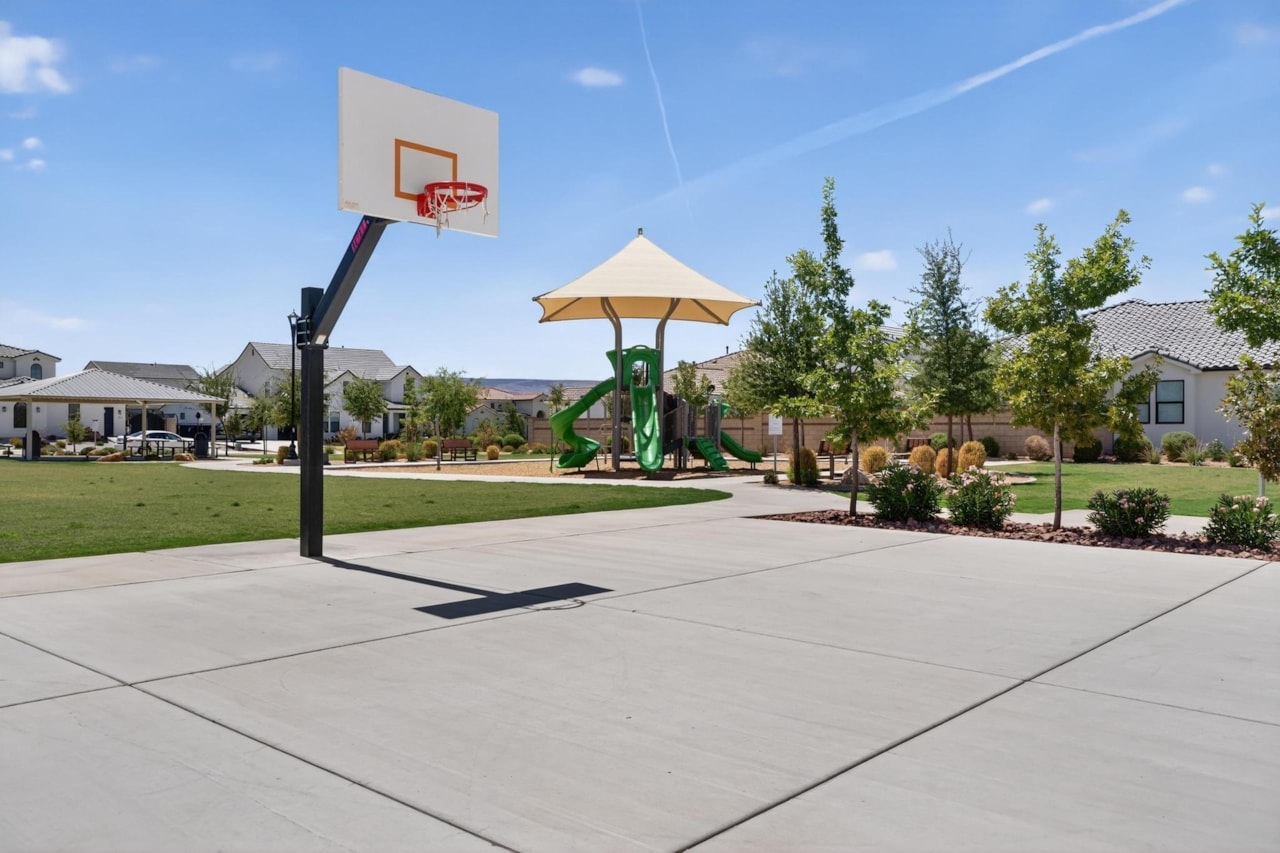 755 W Juniper Hill DR St George, UT 84790 home for sale, MLS#25-267689 - Erika Rogers Photo 62