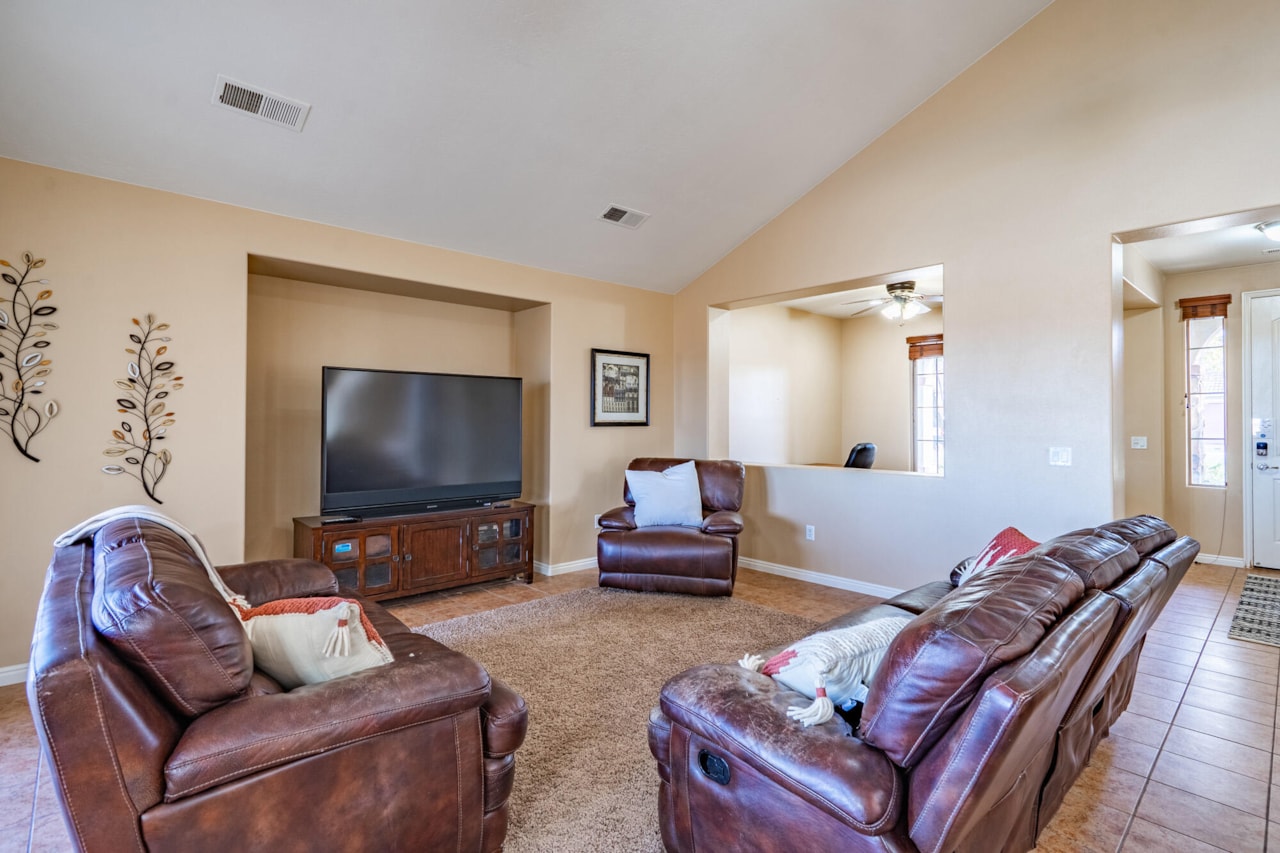 1163 N Crown King Ave Washington, UT 84780 home for sale, MLS#26-267689 - Erika Rogers Photo 8