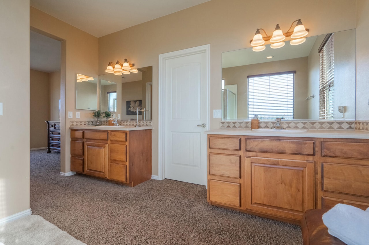 1163 N Crown King Ave Washington, UT 84780 home for sale, MLS#26-267689 - Erika Rogers Photo 16