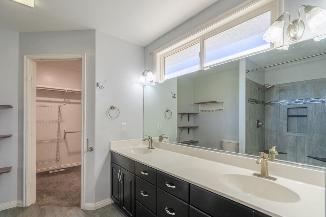 2294 E 170  N St George, UT 84770 home for sale, MLS#26-267690 - Erika Rogers Photo 14