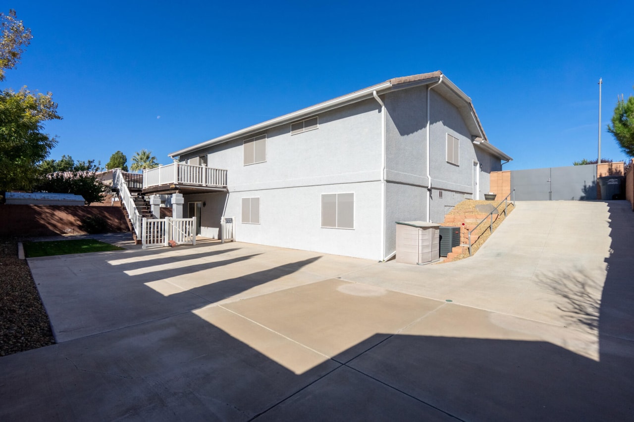 2294 E 170  N St George, UT 84770 home for sale, MLS#26-267690 - Erika Rogers Photo 33