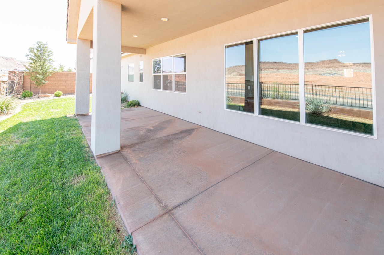 4837 S Resolution DR Washington, UT 84780 home for sale, MLS#25-264083 - Erika Rogers Photo 28