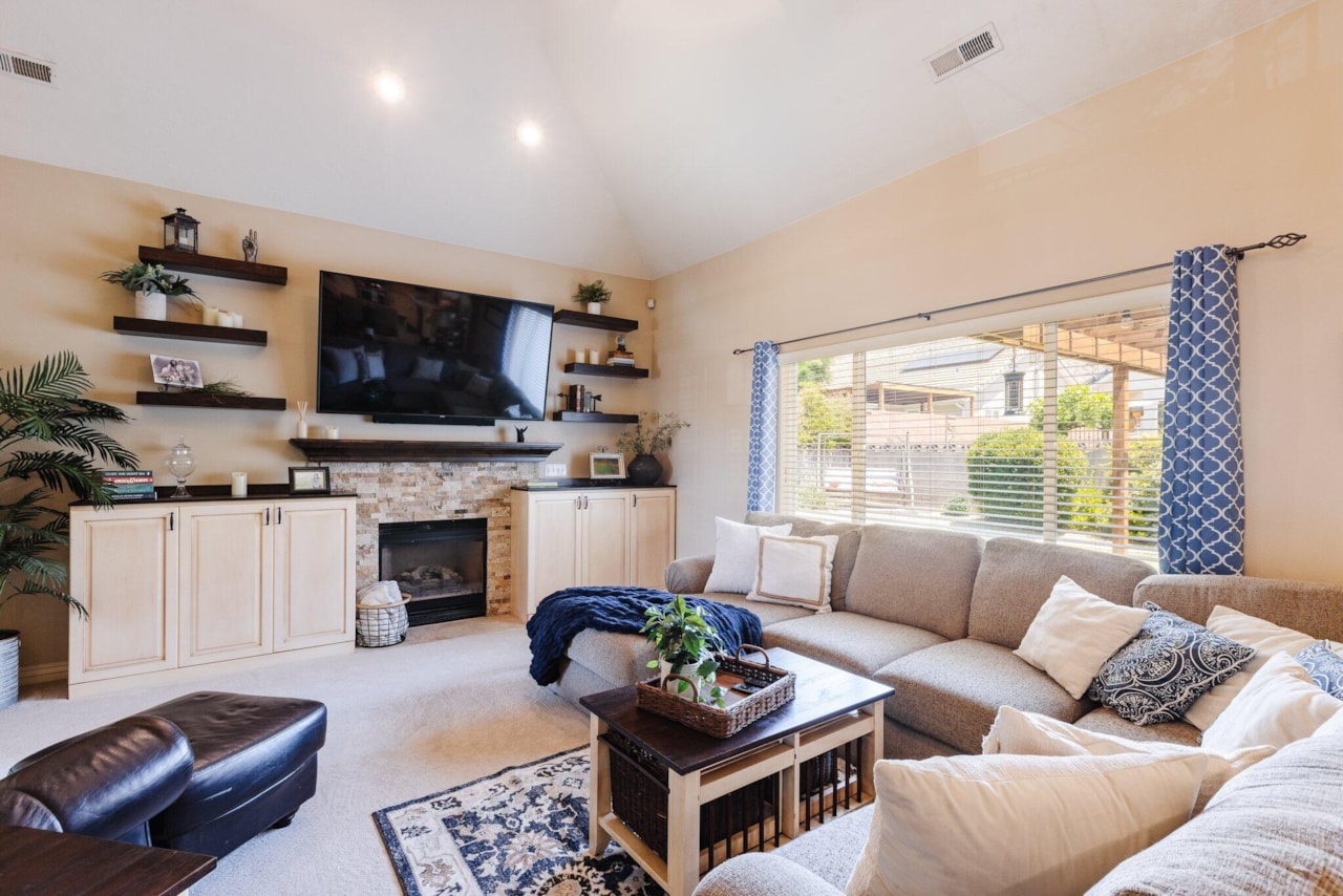 214 N 1160 W  W St George, UT 84770 home for sale, MLS#25-263096 - Erika Rogers Photo 22