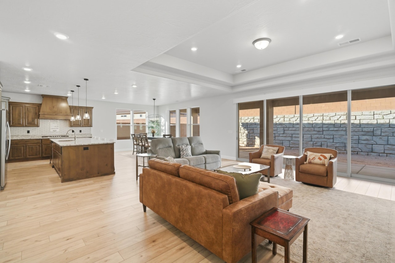 438 W Camino Oso Washington, UT 84780 home for sale, MLS#25-267686 - Erika Rogers Photo 2