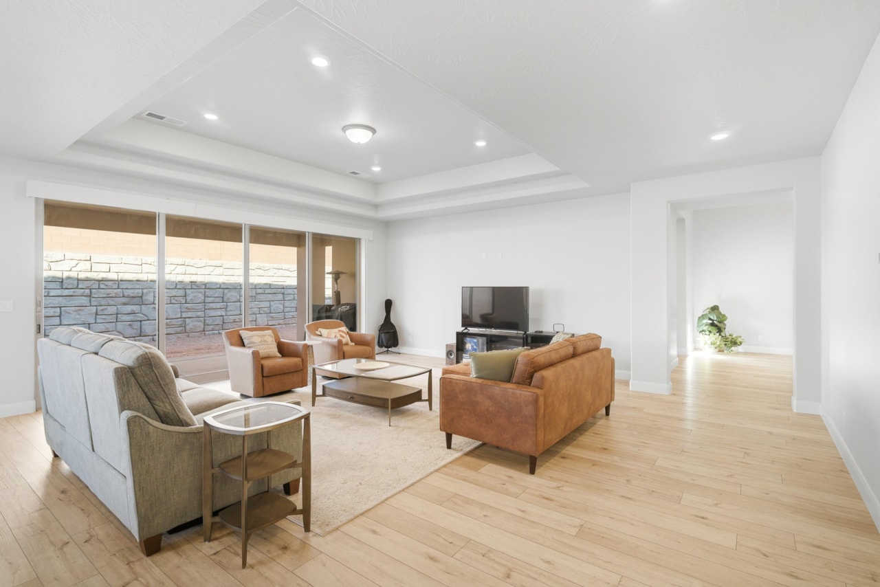 438 W Camino Oso Washington, UT 84780 home for sale, MLS#25-267686 - Erika Rogers Photo 4